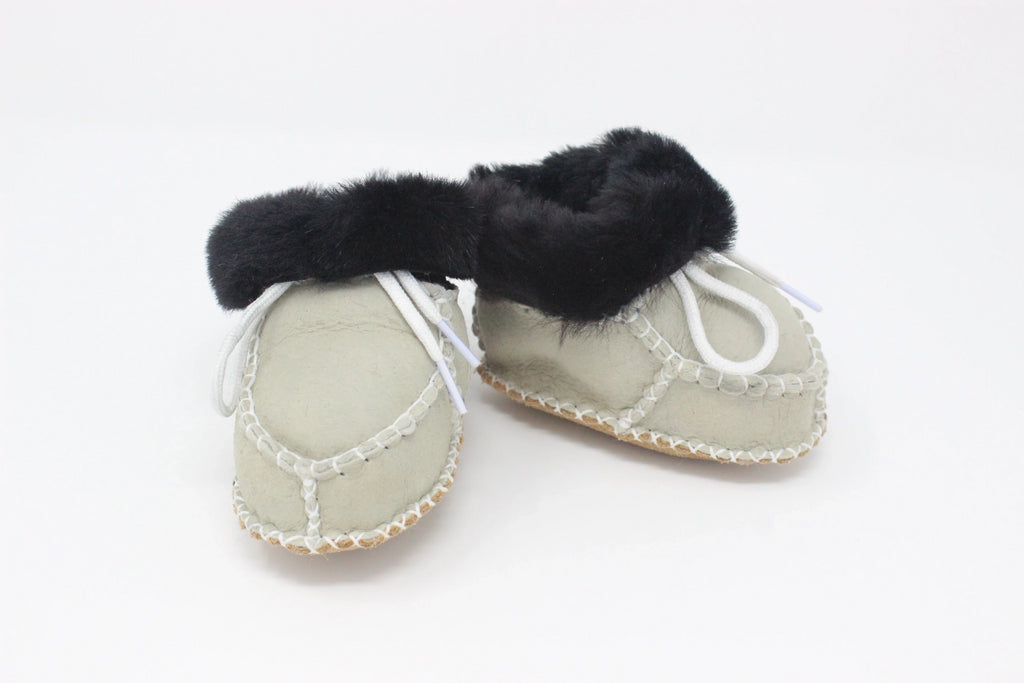 Cozy Toez Laced Powder Cream Leather w/ Black Fur Collar